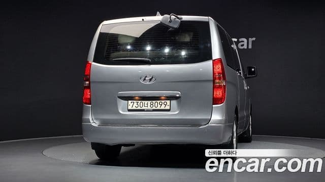 Grand Starex Wagon 12 locuri