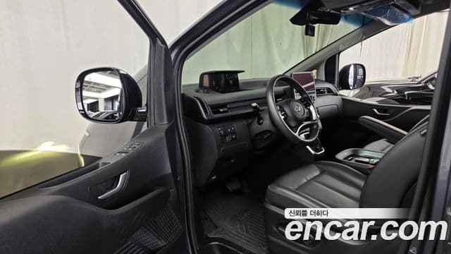 Staria L3.5 Cargo 5 locuri