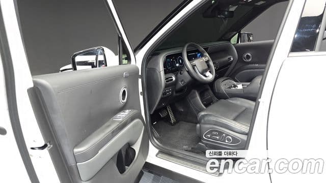 (LX3) Benzină 2.5T 4WD 7 locuri
