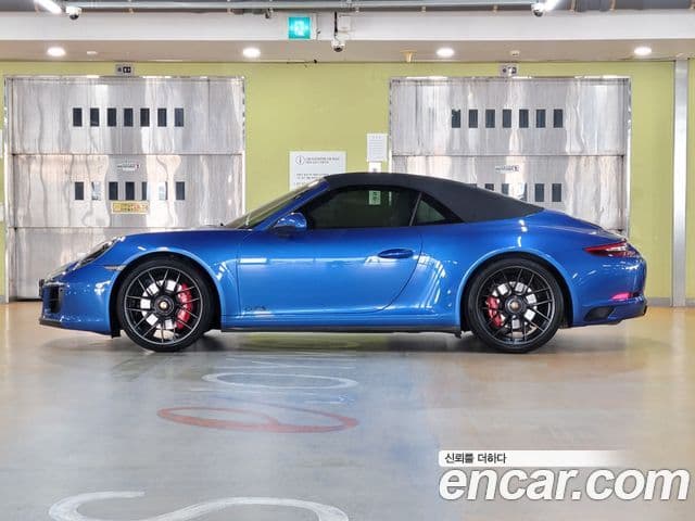 911 Carrera 4 GTS Cabriolet