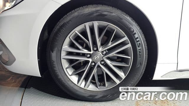 Grandeur 3.0 LPi Modern (Rent-a-car)