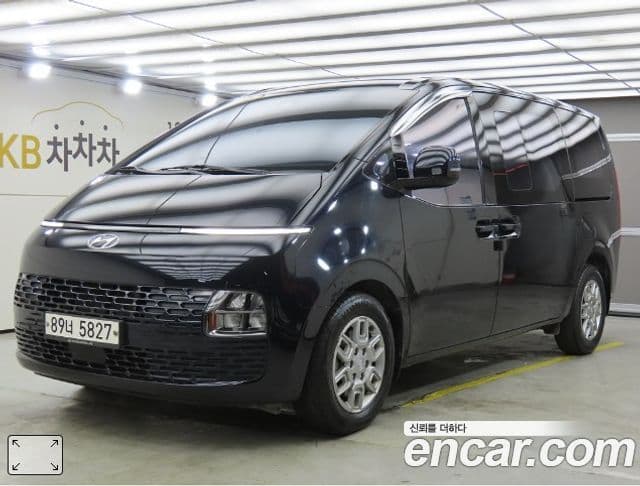 Staria Cargo 5 locuri