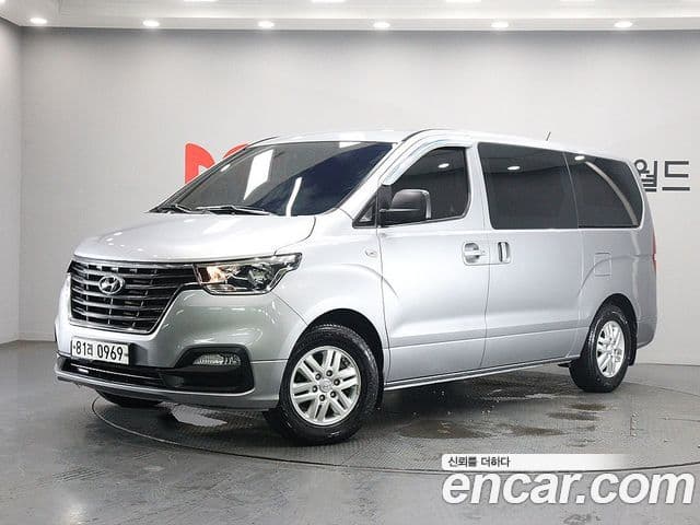 Grand Starex Van 3 locuri