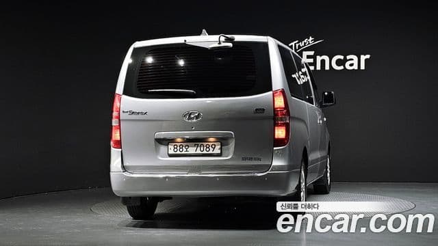 Grand Starex Van 5 locuri