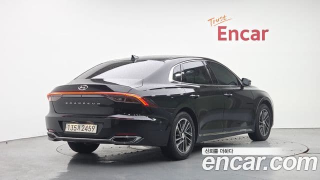 Grandeur 3.0 LPi (Rent-a-car)