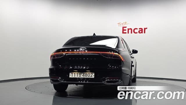 Grandeur 3.0 LPi (Rent-a-car)