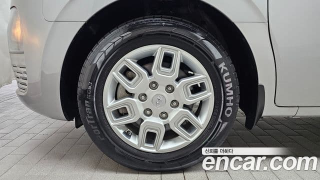 Staria Tourer 9 locuri