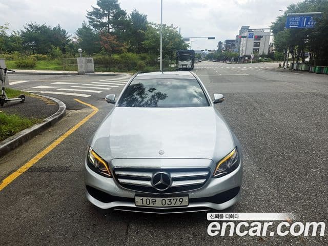 Clasa E E300 4MATIC Avantgarde