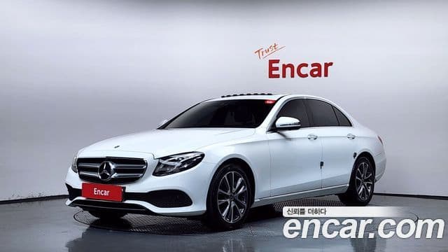 Clasa E E300 4MATIC Avantgarde