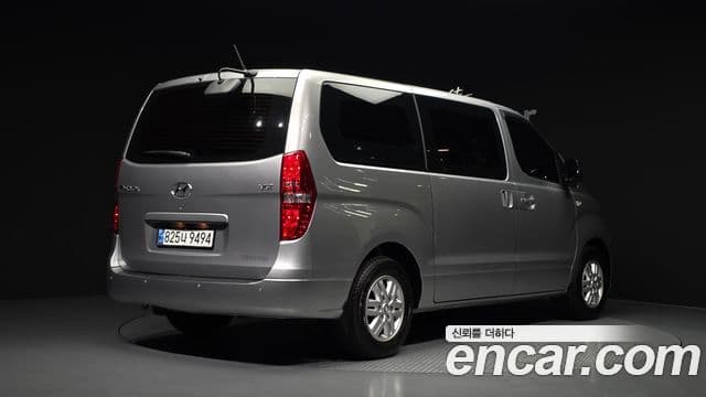 Grand Starex Van 3 locuri