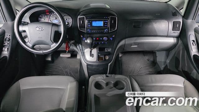Grand Starex Wagon 12 locuri