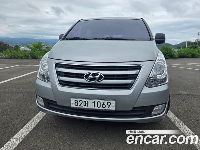 Grand Starex 5 locuri Van