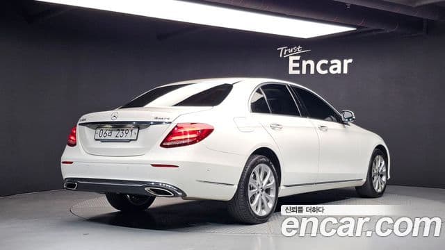 Clasa E E300 4MATIC Exclusive