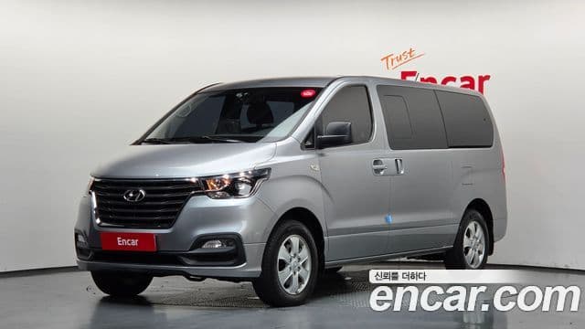 Grand Starex 4WD Wagon 12 locuri