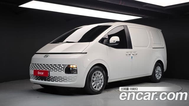 Staria Cargo 3 locuri