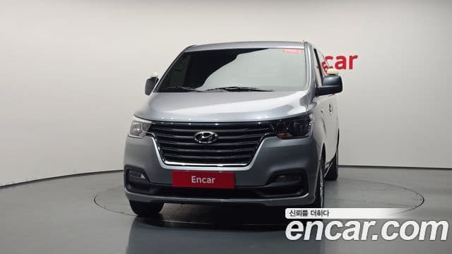 Grand Starex Van 3 locuri