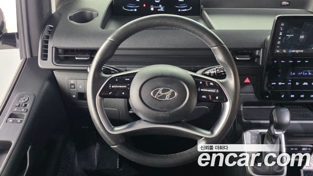 Staria 4WD Tourer 11 locuri