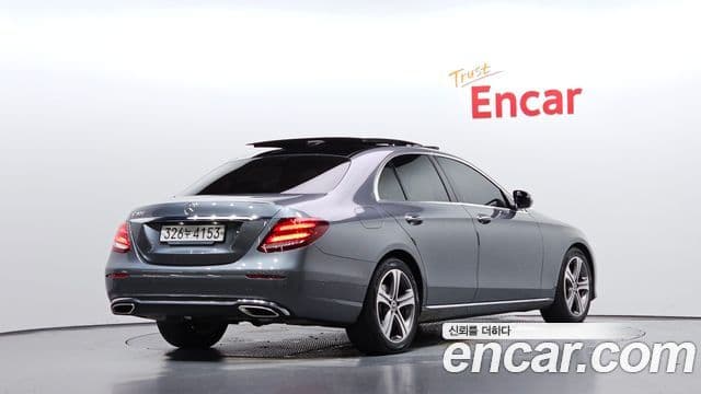 Clasa E E300 Avantgarde