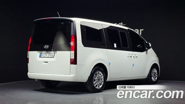 Staria L3.5 Cargo 5 locuri