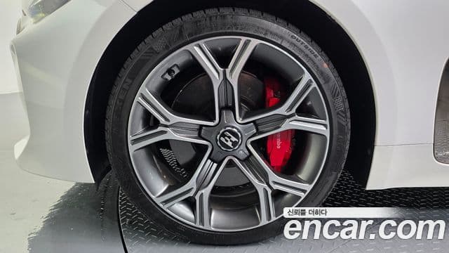 Stinger 2.0 Turbo AWD