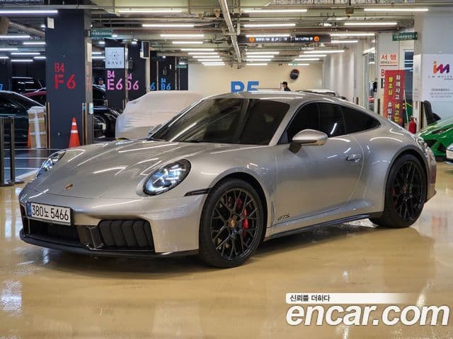 911 (992) Carrera 4 GTS