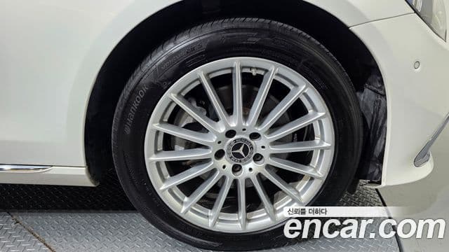 Clasa E E220d 4MATIC Exclusive