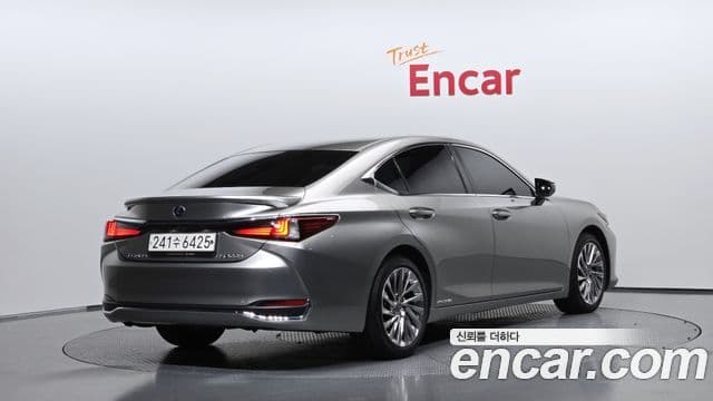 ES300h 7 Executive