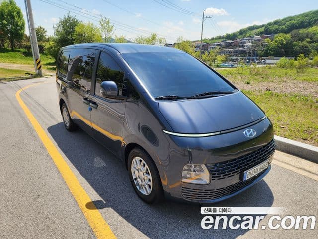 Staria L3.5 Cargo 5 locuri