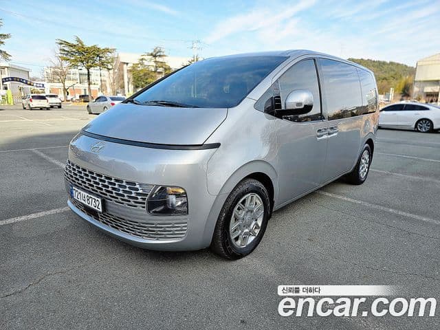 Staria 4WD Tourer 11 locuri
