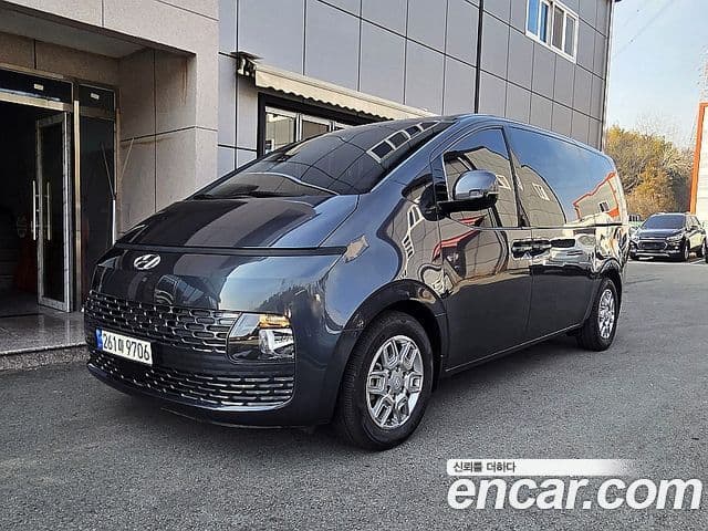 Staria 4WD Tourer 9 locuri