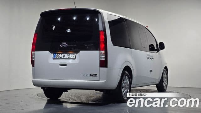 Staria Cargo 5 locuri