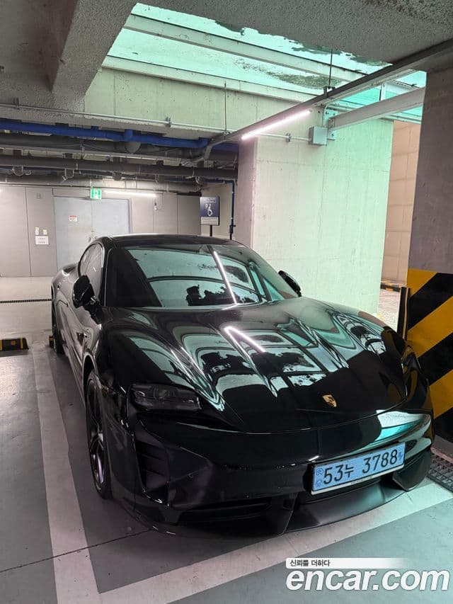 Taycan Turbo S