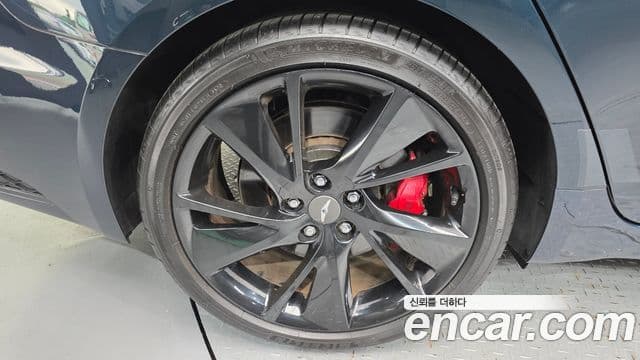 G70 Benzină 2.0T 4WD