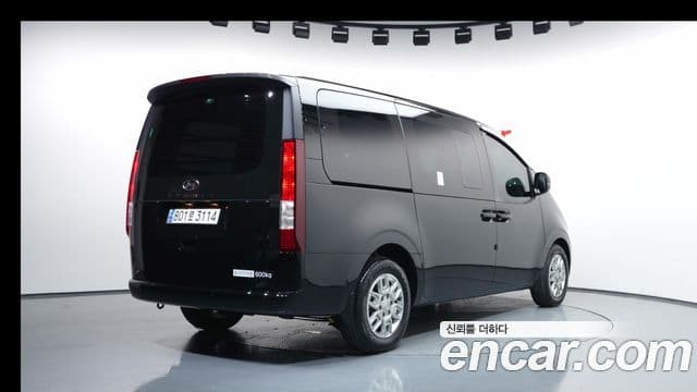 Staria Cargo 5 locuri