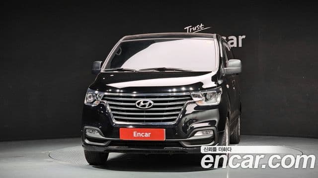 Grand Starex Van 3 locuri