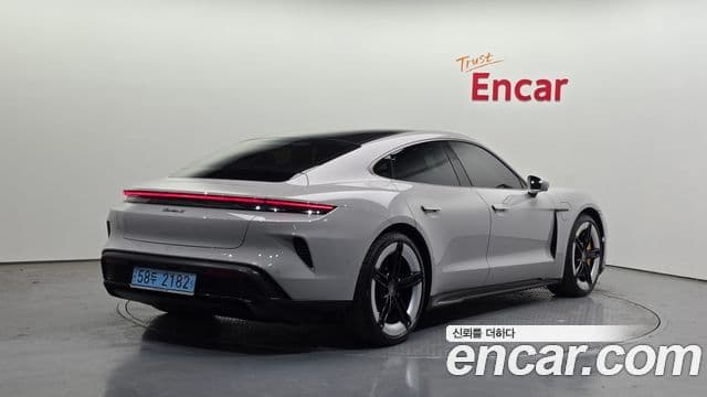 Taycan Turbo S
