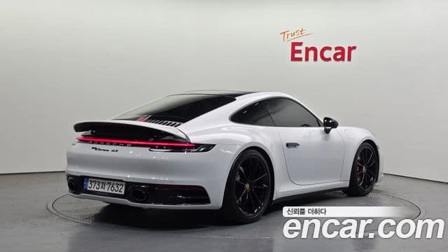 911 (992) Carrera 4S