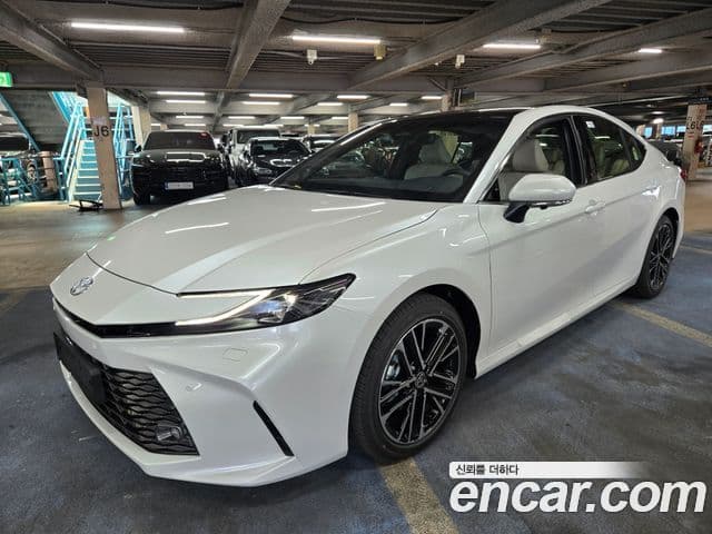 2.5 XLE Premium Hybrid