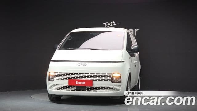 Staria Cargo 3 locuri