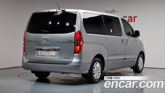 Grand Starex Van 5 locuri