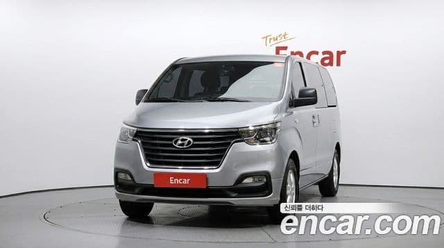 Grand Starex Van 5 locuri