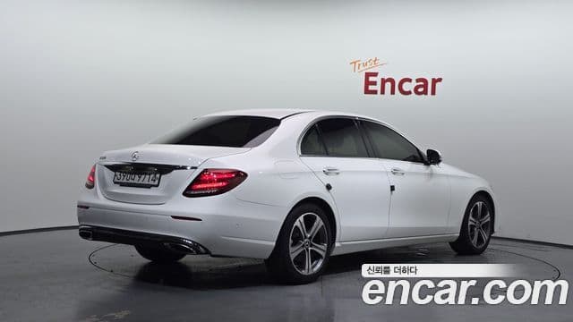 Clasa E E300 Avantgarde