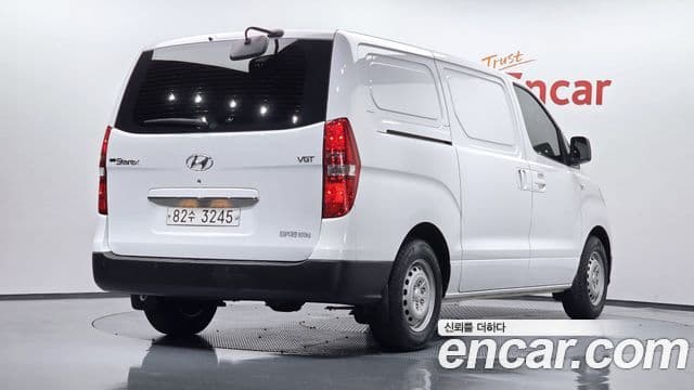 Grand Starex Van 3 locuri