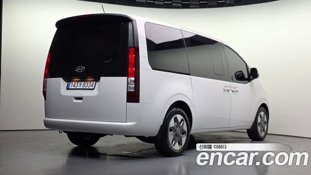 Staria HEV 1.6 Tourer 9 locuri