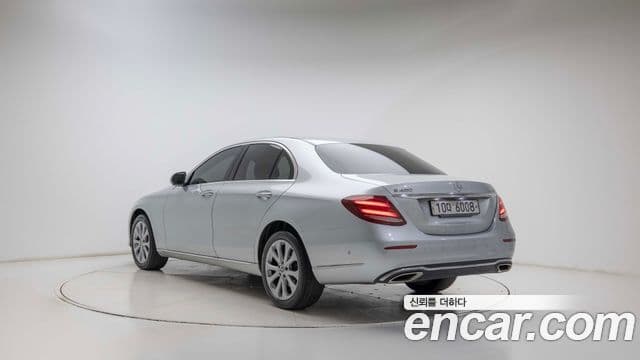 Clasa E E300 4MATIC Exclusive