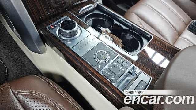 Range Rover 4.4 SDV8 AB LWB Motorină