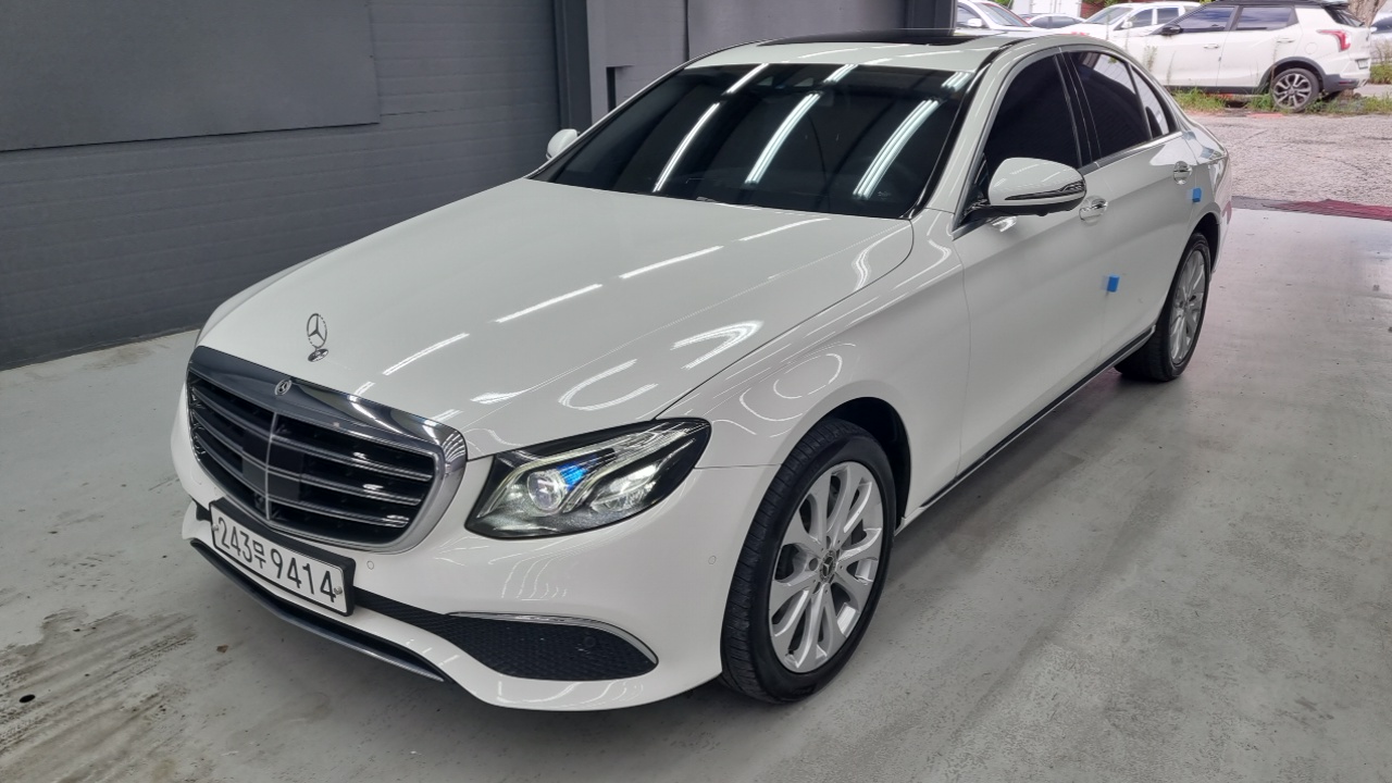 Clasa E E300 4MATIC Exclusive