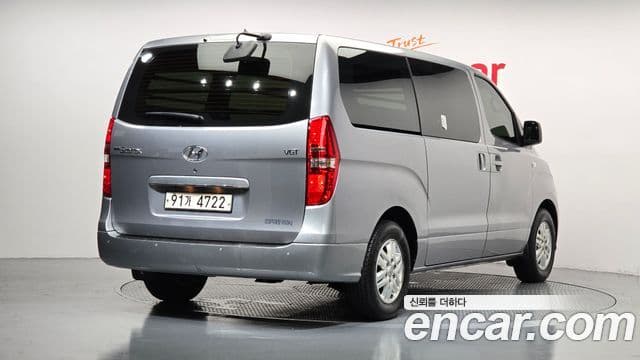 Grand Starex Van 3 locuri