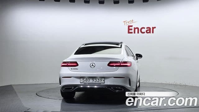 Clasa E E220d Coupé