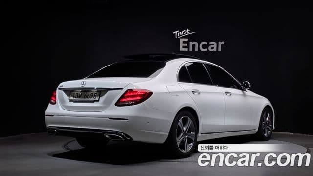 Clasa E E300 Avantgarde